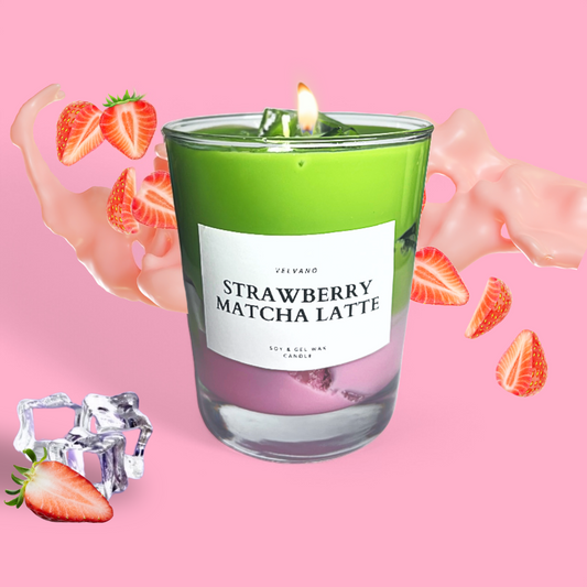 Strawberry Matcha Latte Kerze brennt